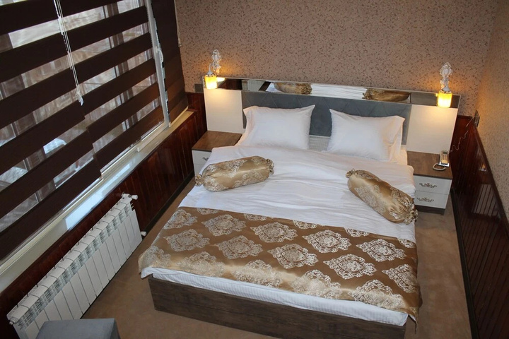 Room 2 of 15