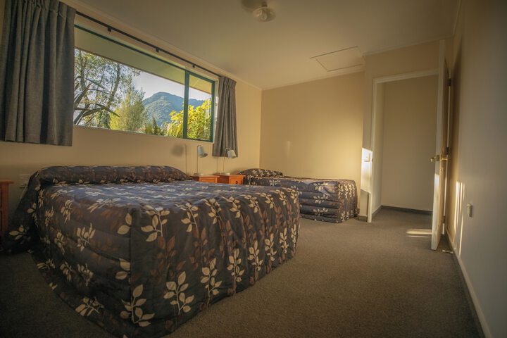 Room 11 of 36
