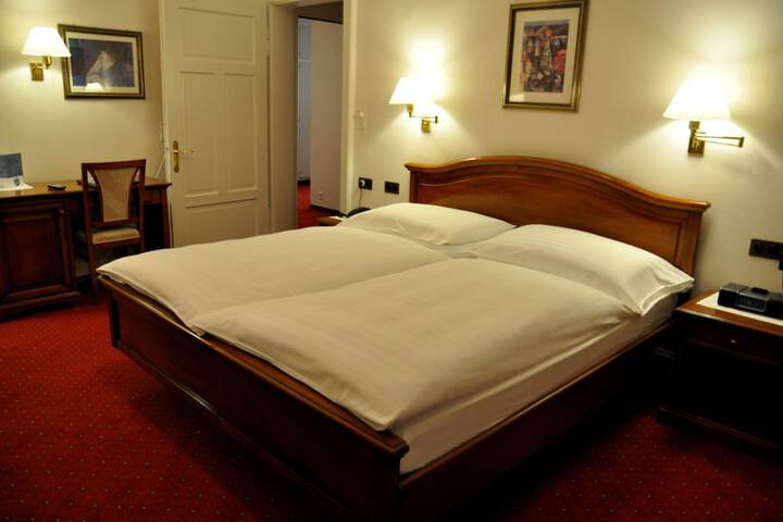 Room 40 of 90