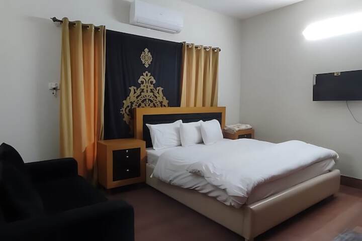 Room 18 of 27