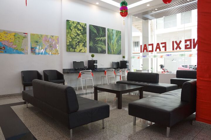 Hotel Lobby