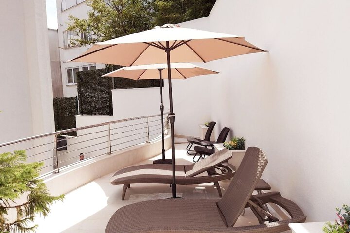Sundeck 46 of 49