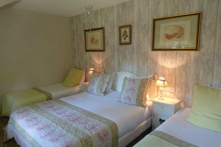 Room 10 of 48