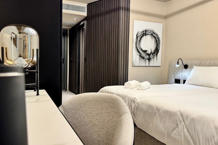Room 35 of 71