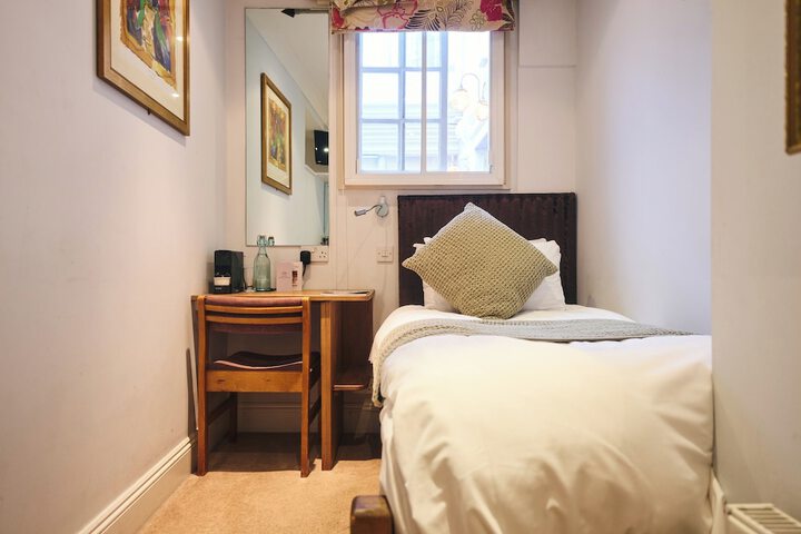 Room 26 of 58