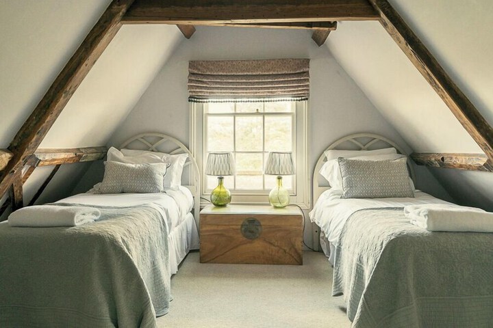 Room 25 of 74