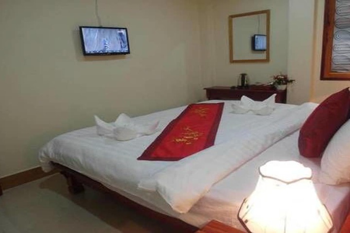 Room 8 of 32