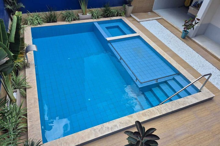 Pool 21 of 50