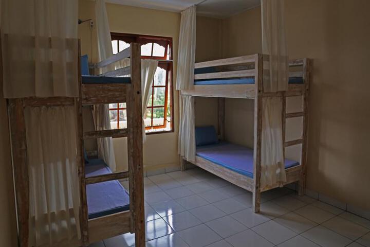 SURFERS HOUSE