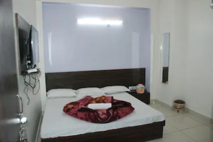 Room 14 of 23
