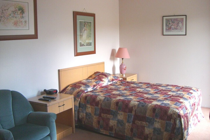 Room 10 of 42