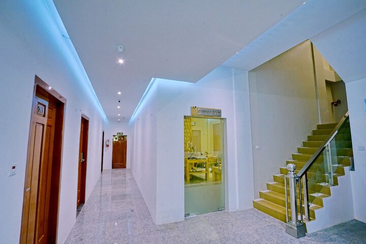 Ballroom/Hall 16 of 20