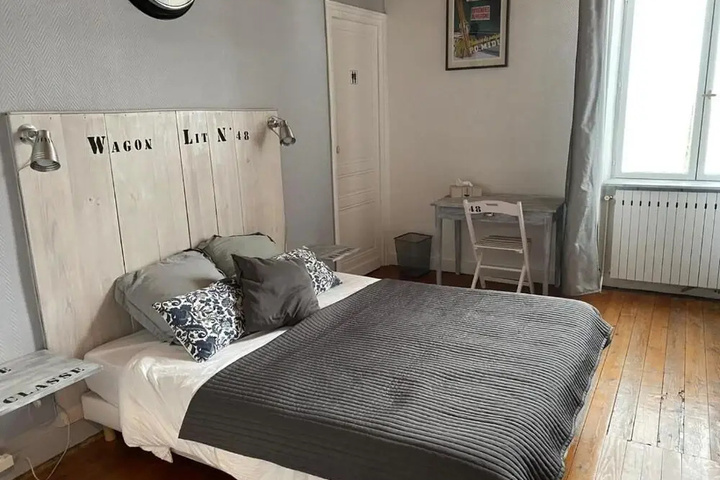Room 4 of 22