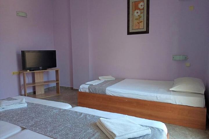 Room 9 of 36