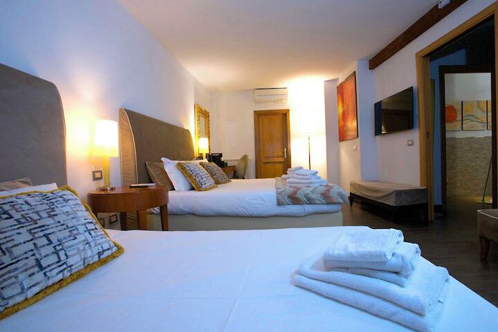 Room 28 of 75