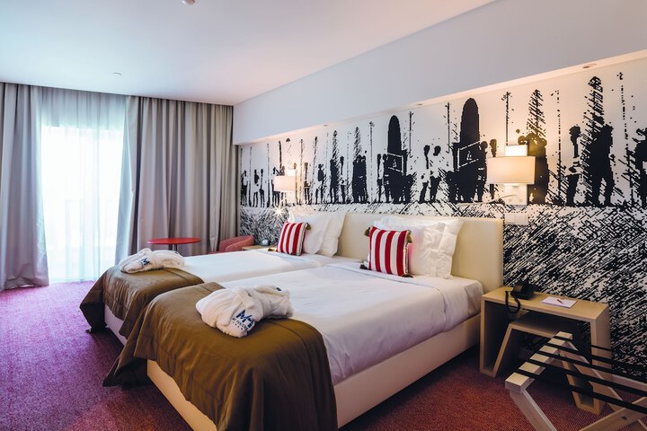 Room 31 of 128