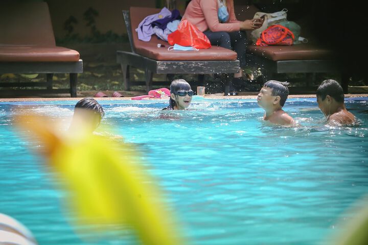 Pool 50 of 86