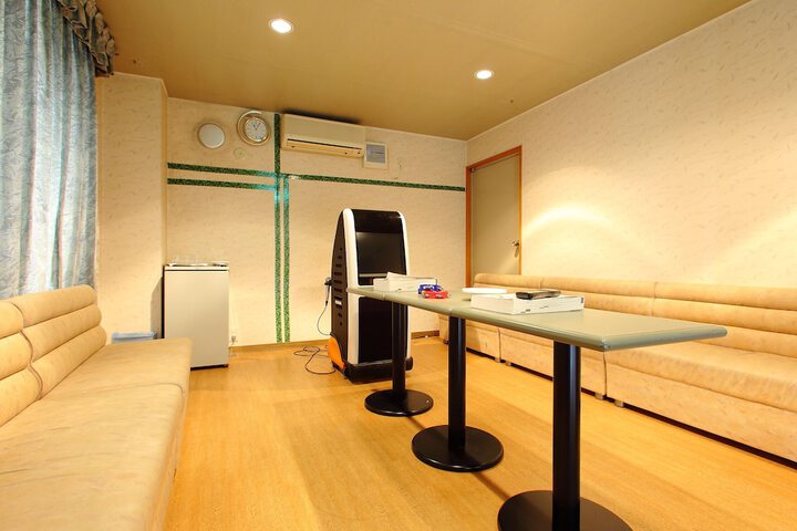 Room 11 of 22