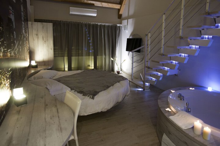 Room 8 of 71