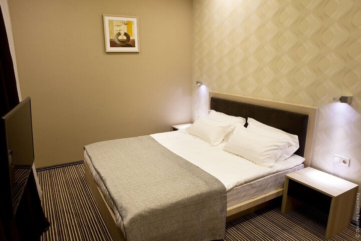 Room 3 of 34