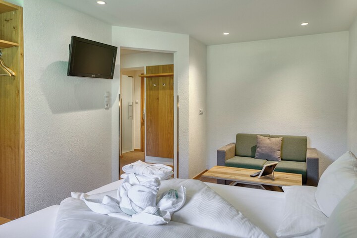 Room 25 of 172