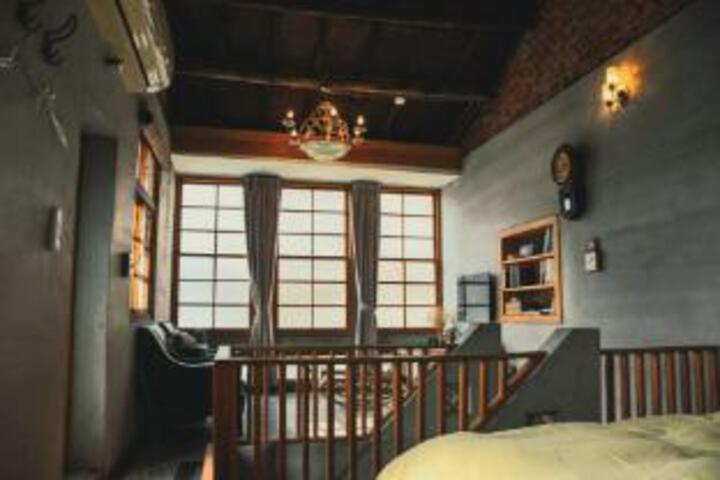 Room 9 of 11