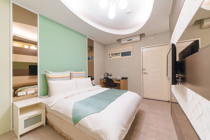Room 16 of 73