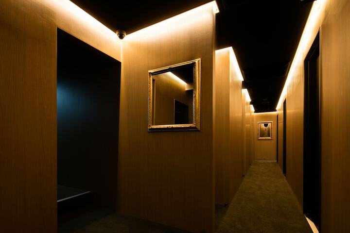 Ballroom/Hall 34 of 36