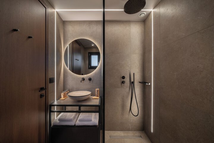Room 14 of 30