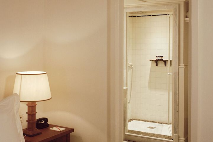 Room 31 of 61