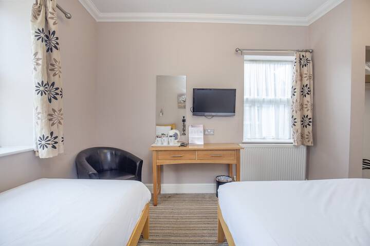 Room 8 of 70