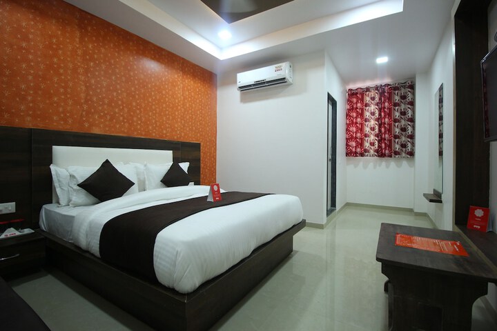 Room 6 of 15