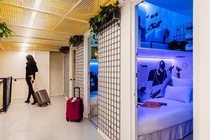 Room 6 of 44