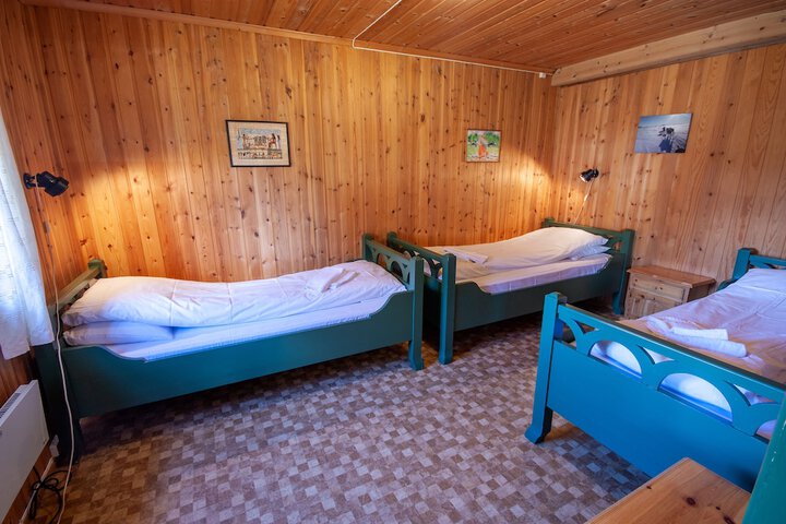 Room 11 of 103