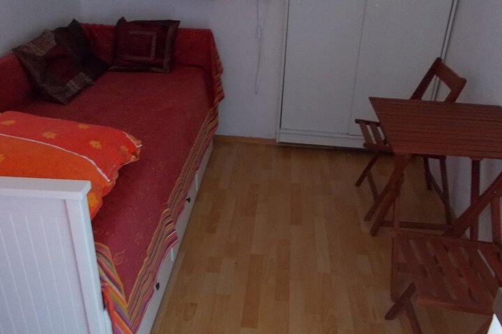 Room 15 of 52