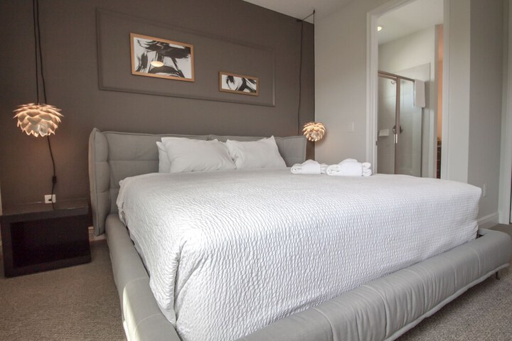 Room 33 of 70