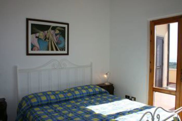 Room 13 of 32