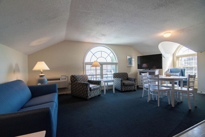 Room 53 of 138