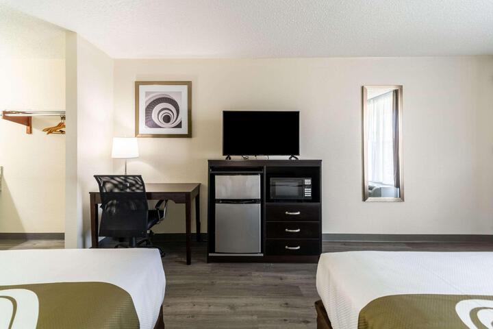 2 Double Beds (2 of 18)