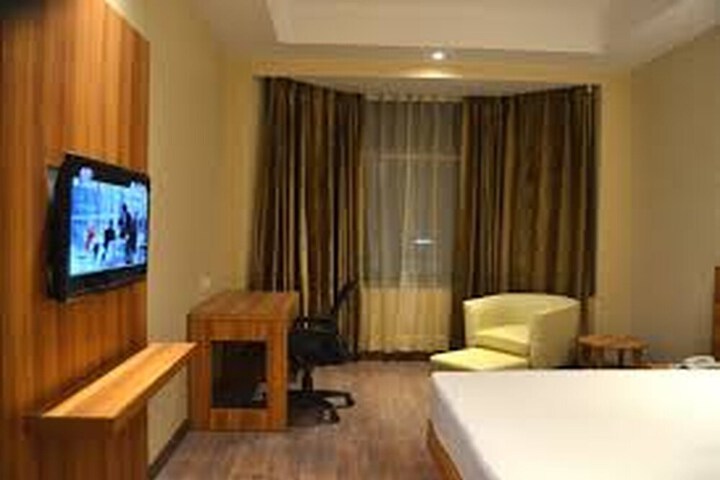 Room 18 of 69