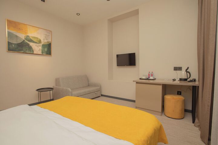 Room 18 of 31