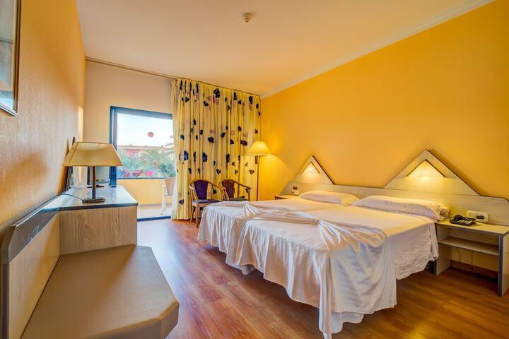 Room 4 of 31