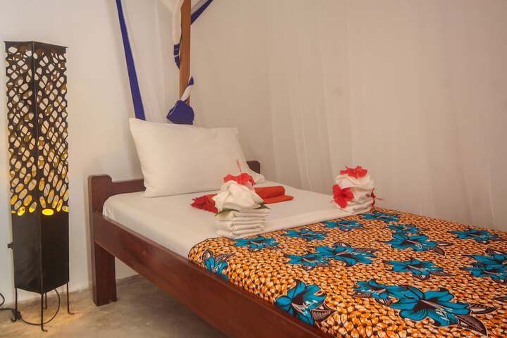 Room 12 of 36