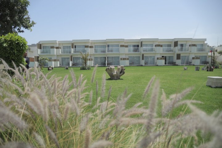Hotel Exterior 88 of 93