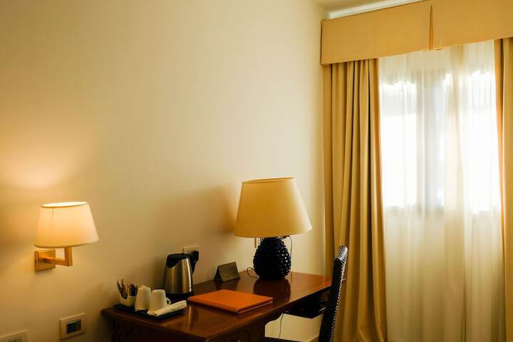 Room 25 of 249