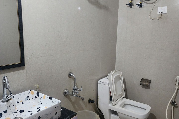 Room 40 of 72
