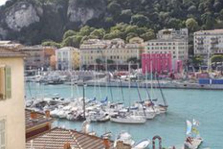 Period apartement 4 persons with Sea View in Port of Nice district