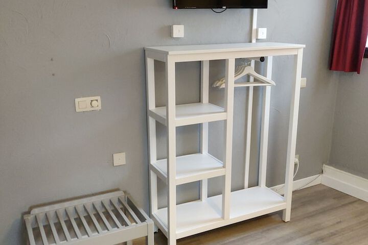 Room 5 of 37