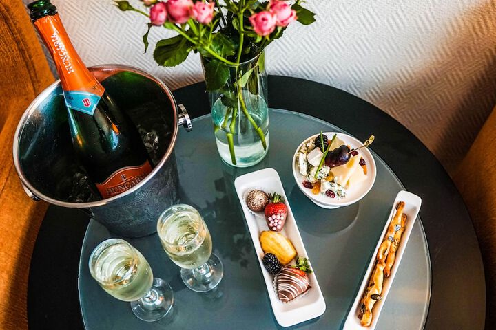 Dining Photos
