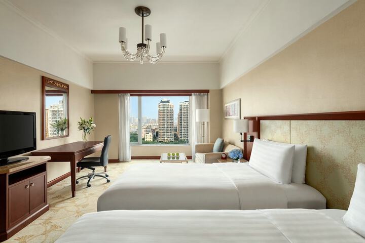 Room 16 of 79